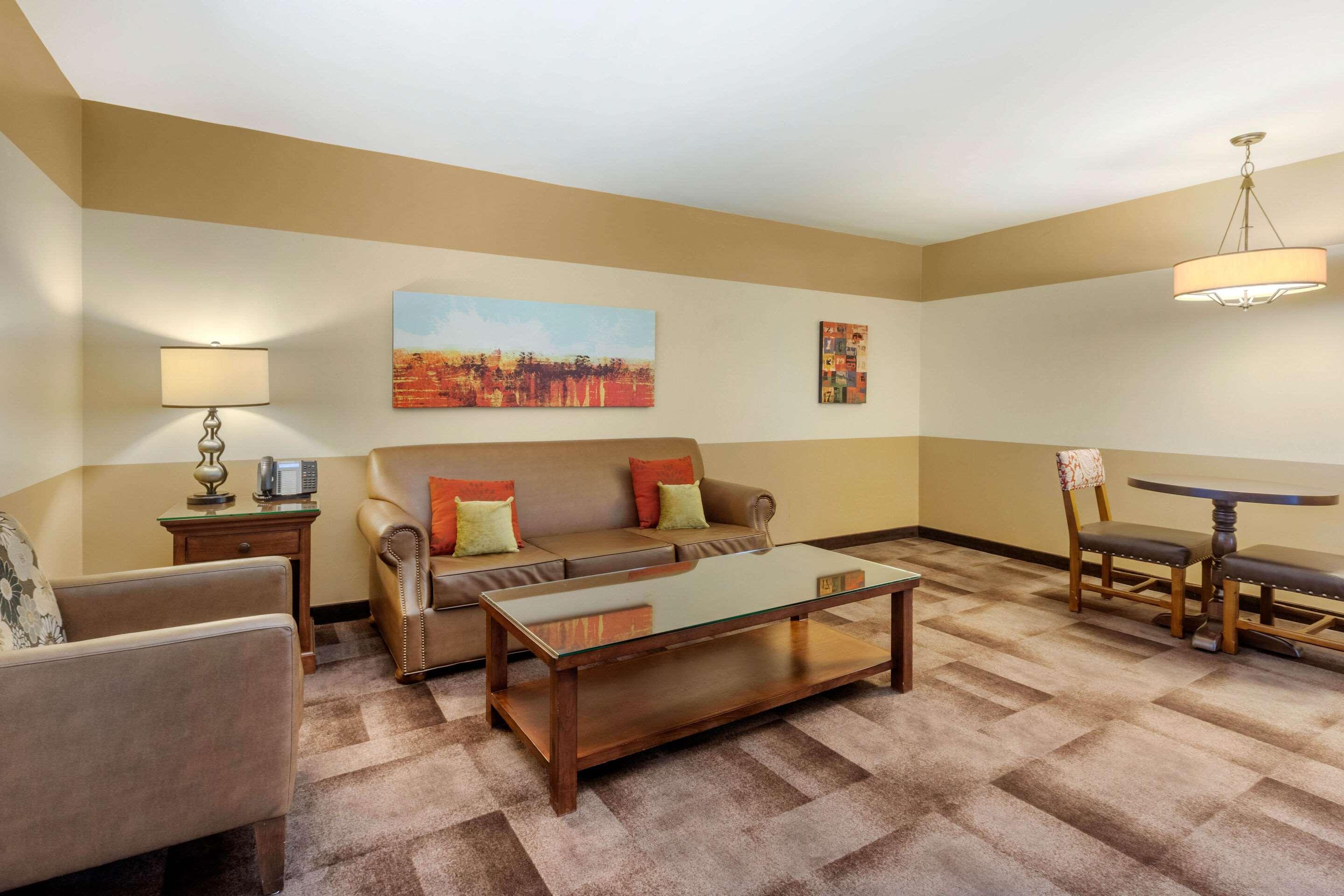 Carlton Oaks Lodge, Ascend Hotel Collection Santee Kültér fotó